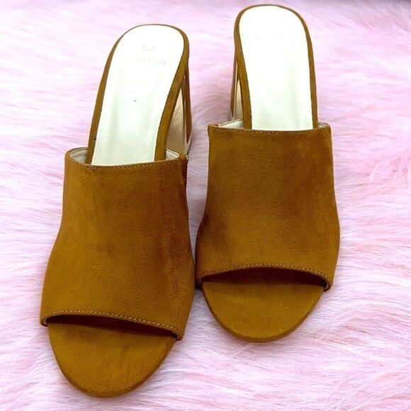 Halston Vegan suede dress sandal gold detail cognac color - Picture 7 of 10